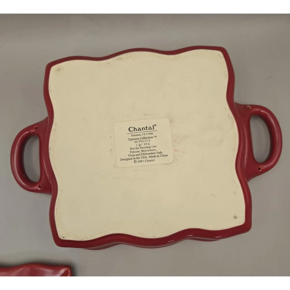 Red Bakeware One Quart ‎ Casserol Dish  Backing Pan With Lid Embossed Lid Detail